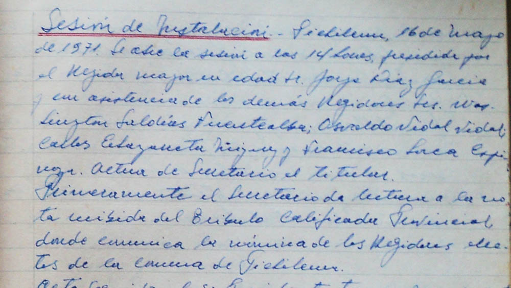 Fragmento de la sesión de instalación de la Municipalidad de Pichilemu, en mayo de 1971.