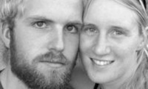 La pareja británica de Dave Sandercock y Kirsty Duff estaban en Pichilemu cuando el terremoto ocurrió. Foto: Google.