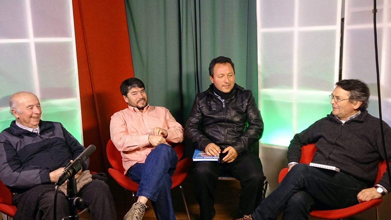 Miembros de la directiva participando del programa "Cóctel de Sábado", de Canal 3 Pichilemu.