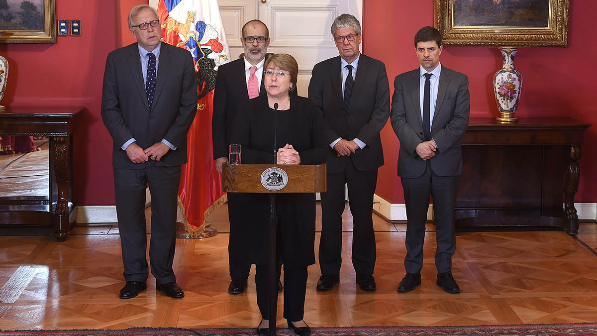 La presidenta Bachelet dijo que “hubo un despliegue rápido y se tomaron las medidas para enfrentar este terremoto”. Foto: Presidencia.