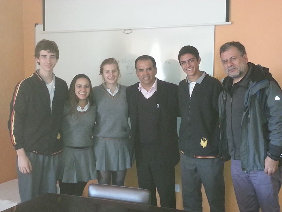 Estudiantes del Deutsche Schule se reunieron con el alcalde Roberto Córdova a comienzos de octubre pasado.